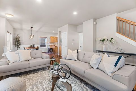 Tiny photo for 2880 NE Rainier Drive, Bend, OR 97701 (MLS # 220211640)