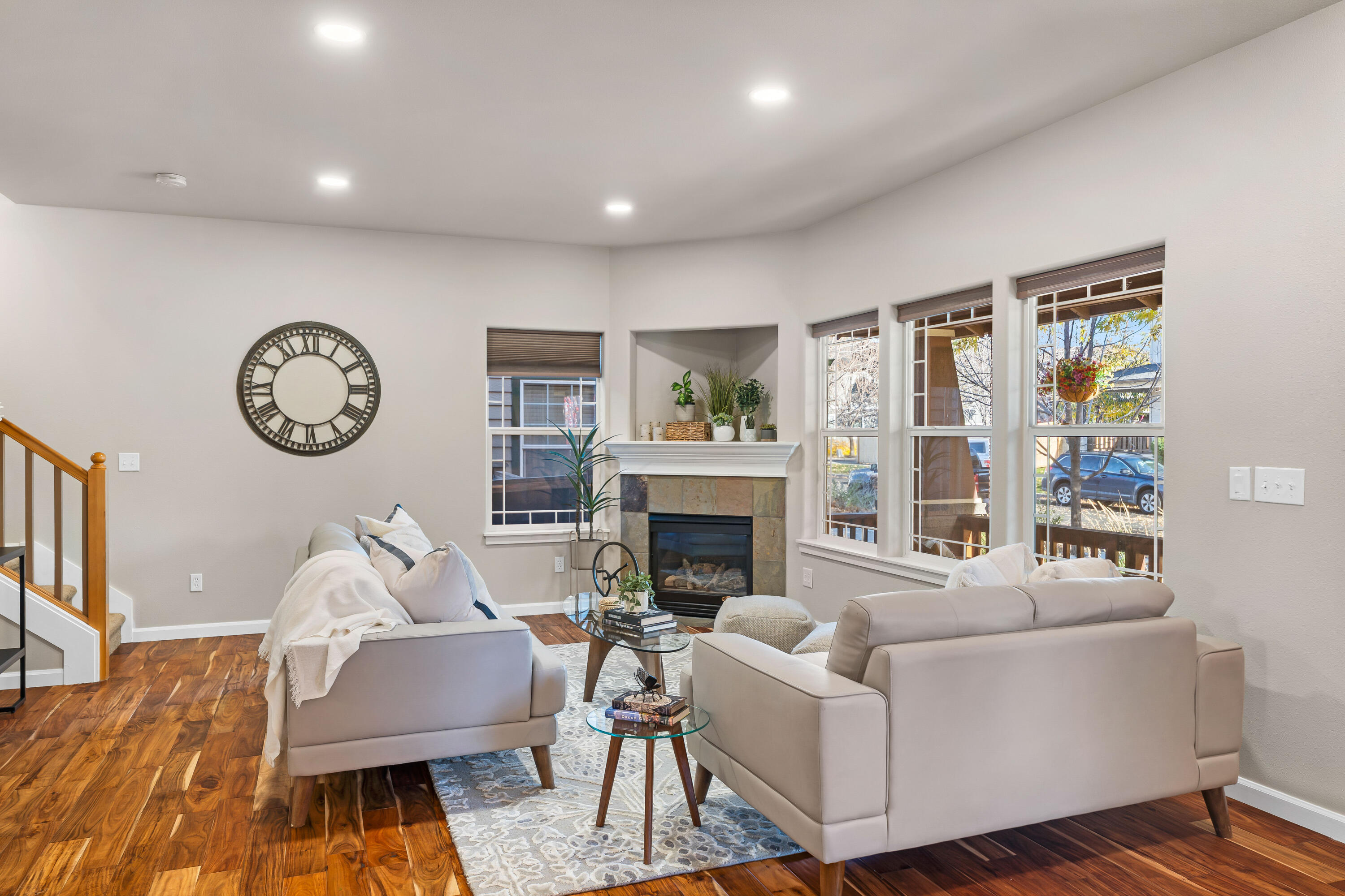 2880 NE Rainier Drive