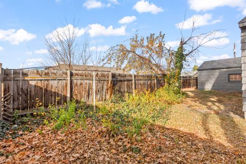 Tiny photo for 303 SW Deer Street, Prineville, OR 97754 (MLS # 220212062)