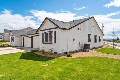 Tiny photo for 891 SE Starview Avenue, Madras, OR 97741 (MLS # 220224228)