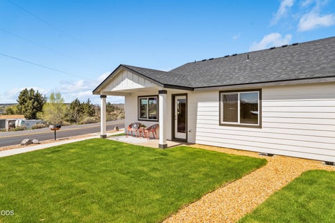 Tiny photo for 891 SE Starview Avenue, Madras, OR 97741 (MLS # 220224228)