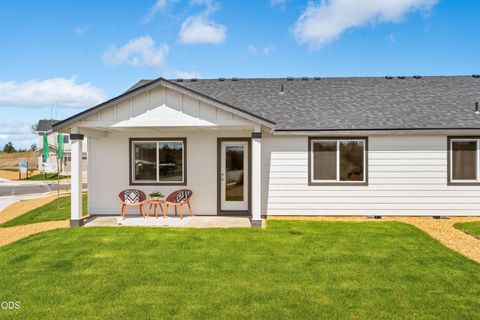 Tiny photo for 891 SE Starview Avenue, Madras, OR 97741 (MLS # 220224228)