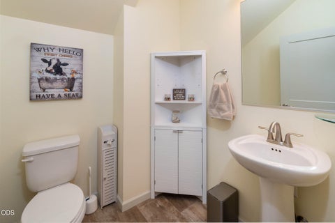 Tiny photo for 17101 SE Hopi Road, Prineville, OR 97754 (MLS # 220224527)