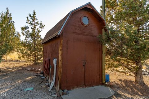 Tiny photo for 17101 SE Hopi Road, Prineville, OR 97754 (MLS # 220224527)