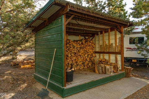 Tiny photo for 17101 SE Hopi Road, Prineville, OR 97754 (MLS # 220224527)