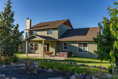 Tiny photo for 17101 SE Hopi Road, Prineville, OR 97754 (MLS # 220224527)