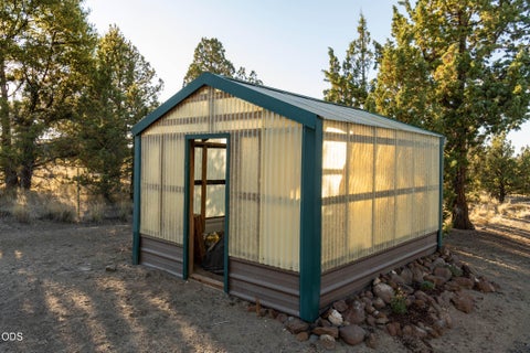 Tiny photo for 17101 SE Hopi Road, Prineville, OR 97754 (MLS # 220224527)