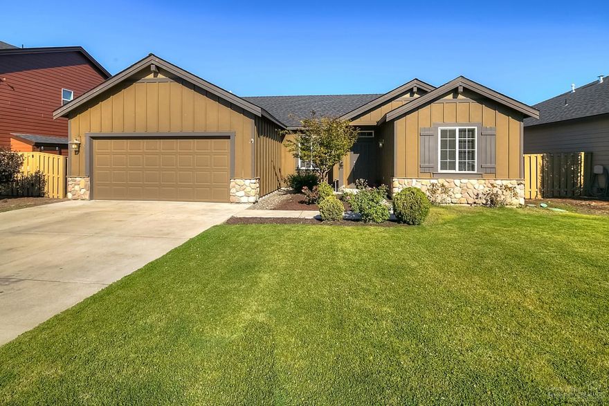 Single level charmer in Summit Crest! Private setting w/no neighbors behind you to obstruct your Cascade Mtn Views. Hand scraped Walnut look floors, tiled counters, neutral colors throughout. Tray ceilings, 2 blinds, lots of details. Open living area w/plenty of space to entertain, formal Dining & corner Gas FPlace. Great Master separation, oversized rooms, closets & baths. Expansive back yard w/huge deck, auto sprinklers & fully fenced. Gas forced air heat & CENTRAL AIR! Laundry/Mud room w/folding table.