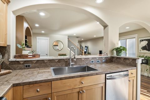 Tiny photo for 63137 Britta Street, Bend, OR 97703 (MLS # 220219663)