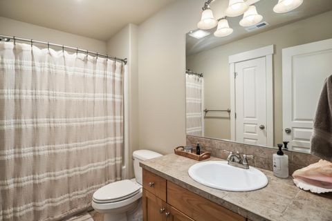 Tiny photo for 63137 Britta Street, Bend, OR 97703 (MLS # 220219663)