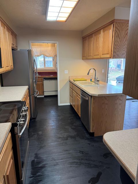 Tiny photo for 4785 Onyx Drive, Klamath Falls, OR 97603 (MLS # 220212497)