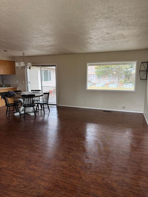 Tiny photo for 4785 Onyx Drive, Klamath Falls, OR 97603 (MLS # 220212497)