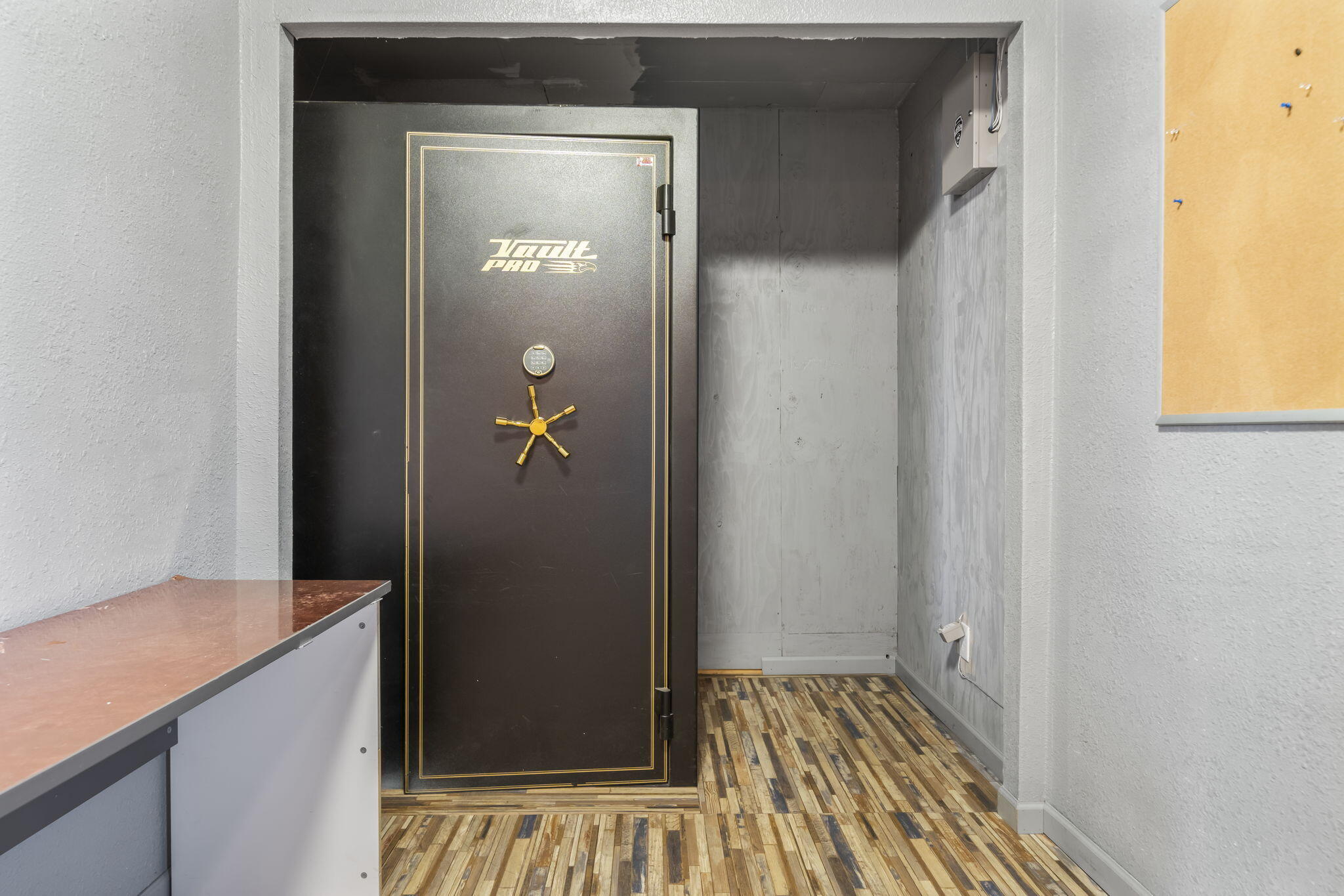 Terminal - Commercial Sale