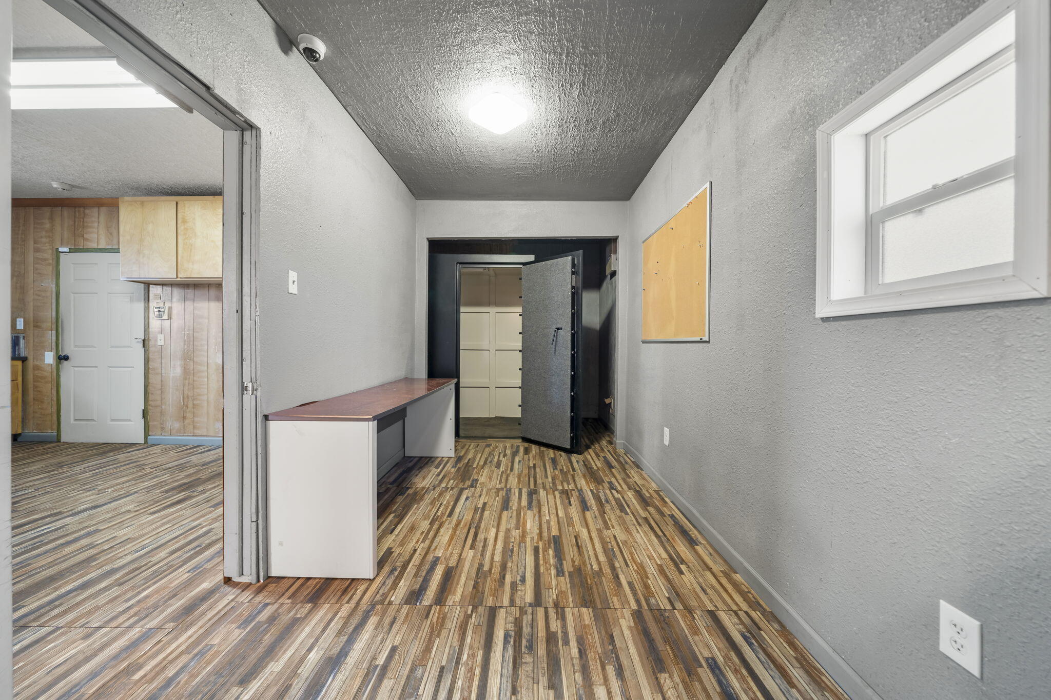 Terminal - Commercial Sale