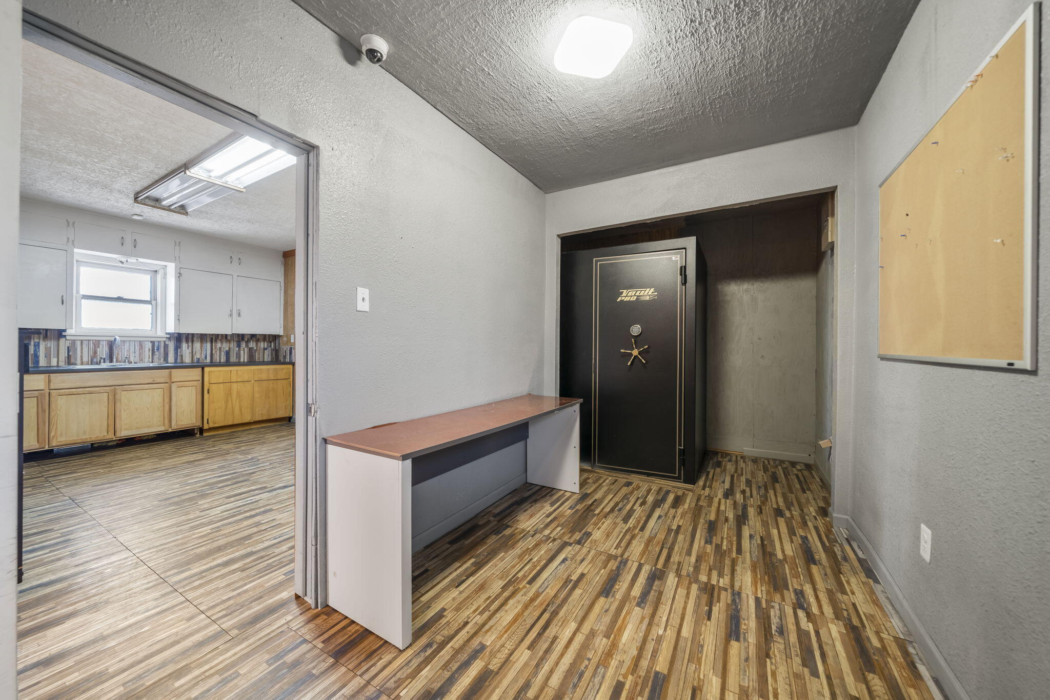 Terminal - Commercial Sale