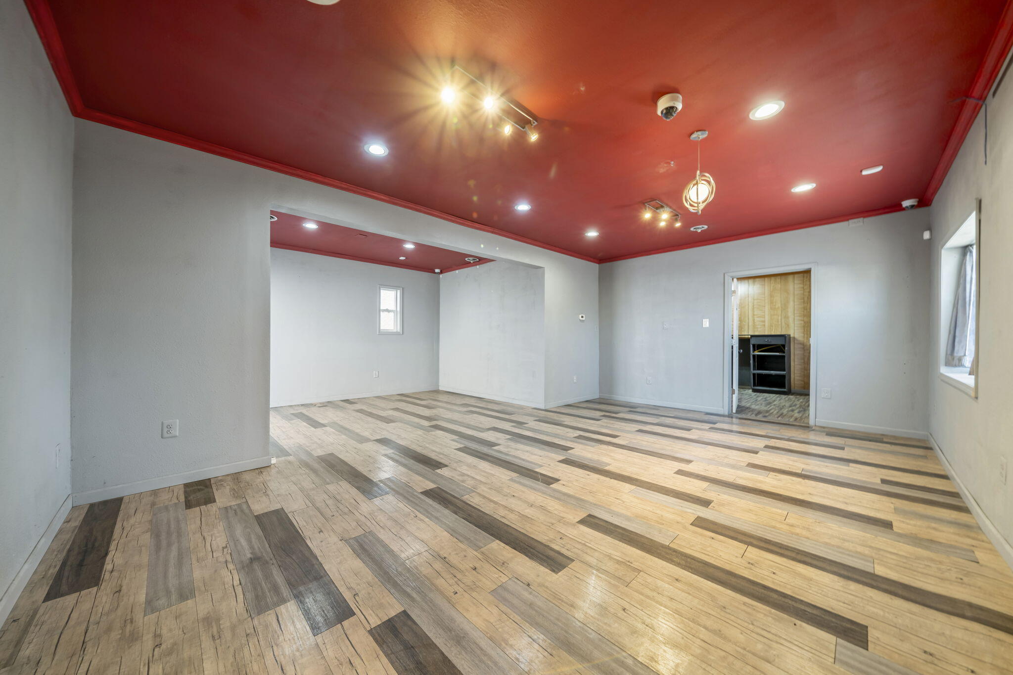 Terminal - Commercial Sale