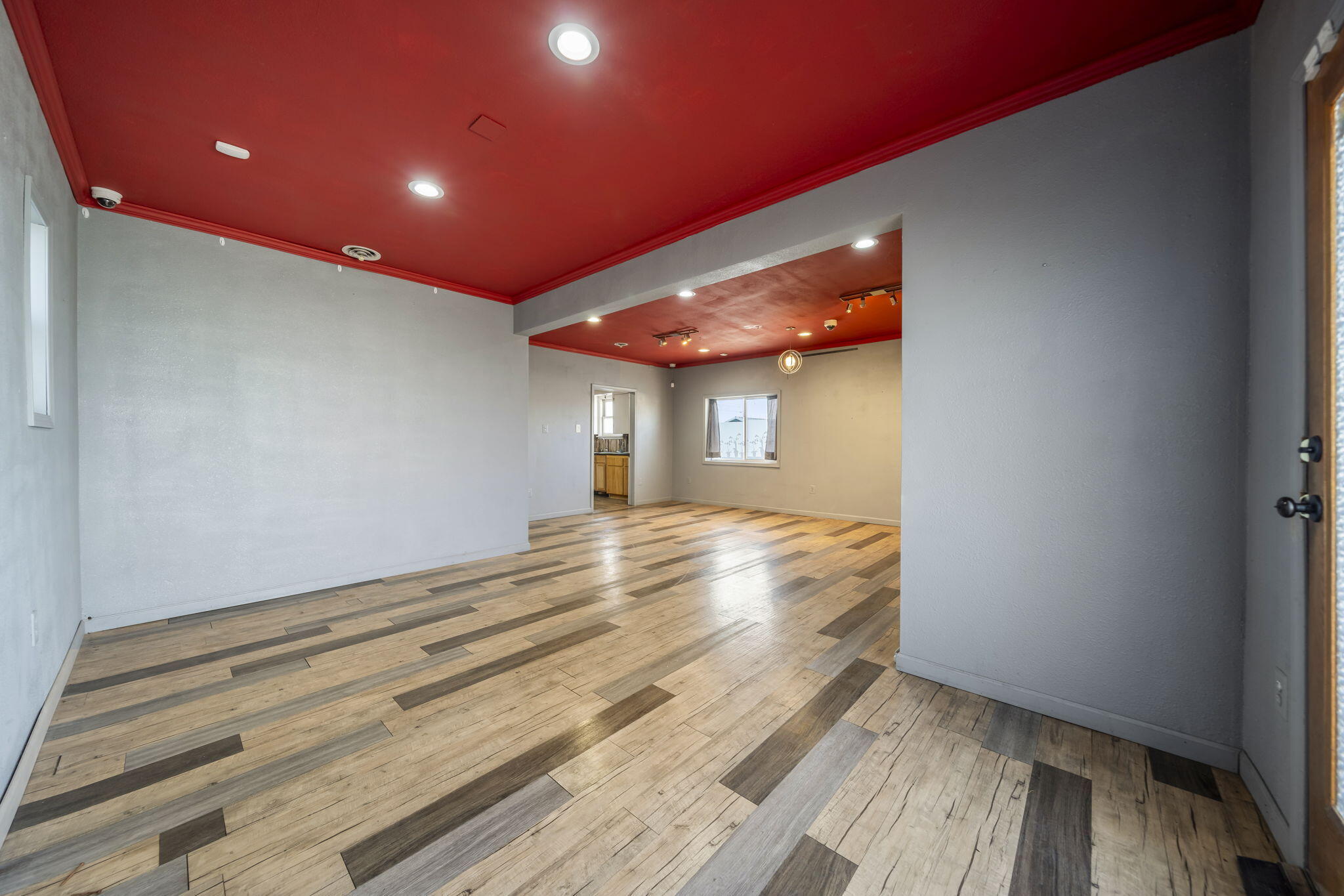 Terminal - Commercial Sale