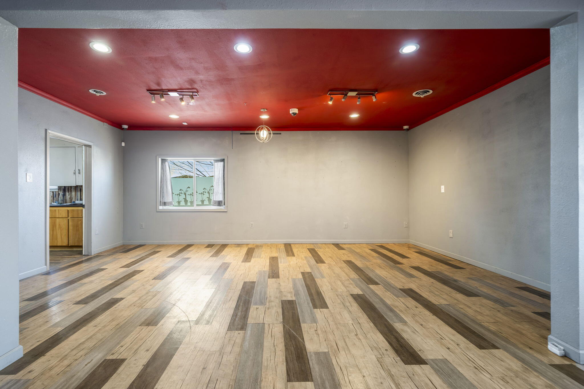 Terminal - Commercial Sale