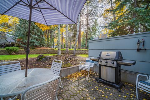 Tiny photo for 57022 Peppermill Circle #21A, Sunriver, OR 97707 (MLS # 220211653)