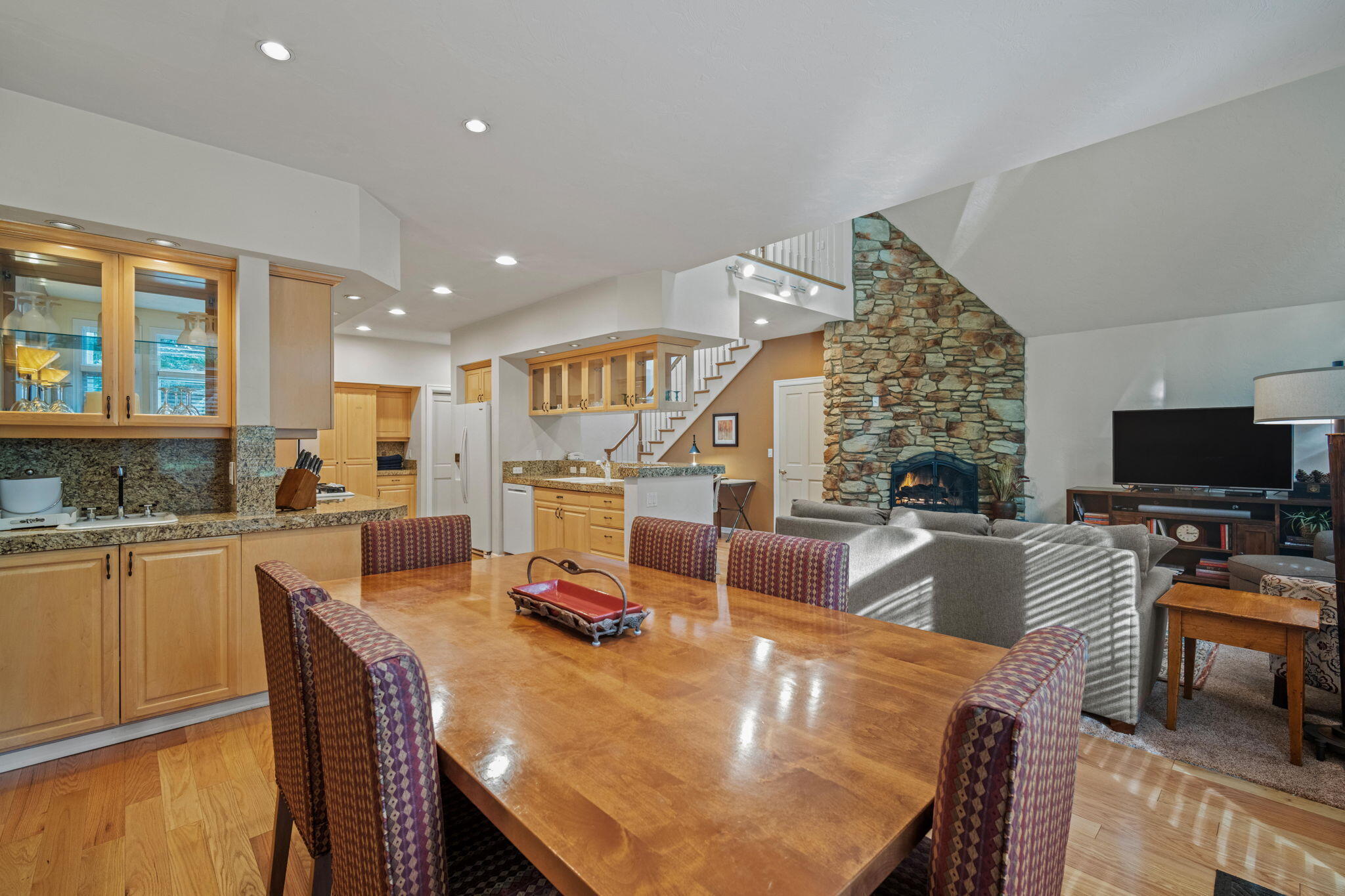 StoneTH - Residential