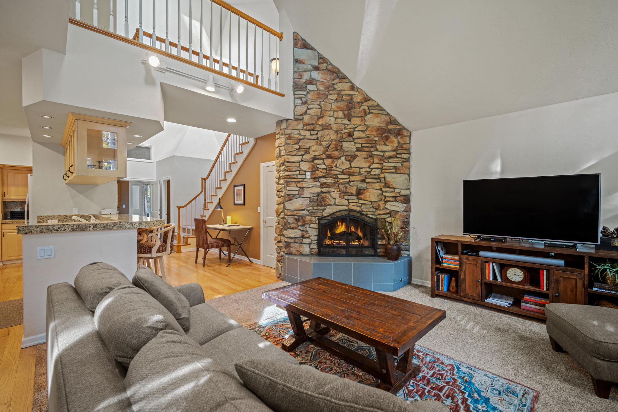 StoneTH - Residential