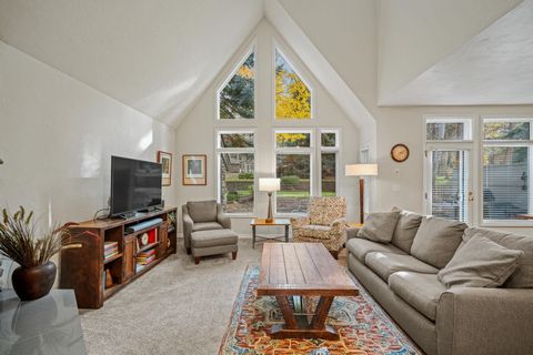 Tiny photo for 57022 Peppermill Circle #21A, Sunriver, OR 97707 (MLS # 220211653)