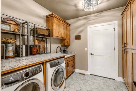 Tiny photo for 11474 Jubel Court, Redmond, OR 97756 (MLS # 220226302)