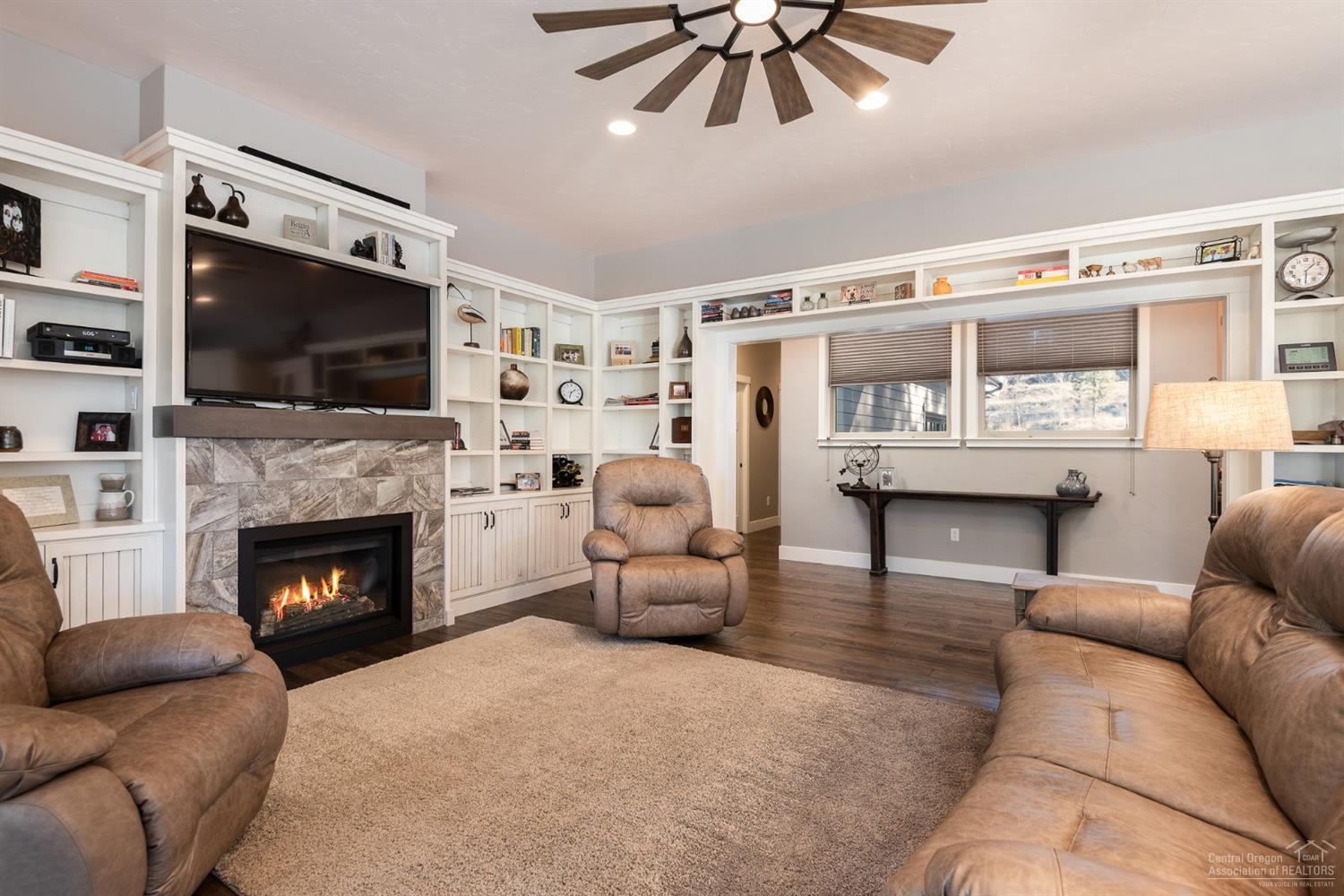 Skyliner Summit - Residential