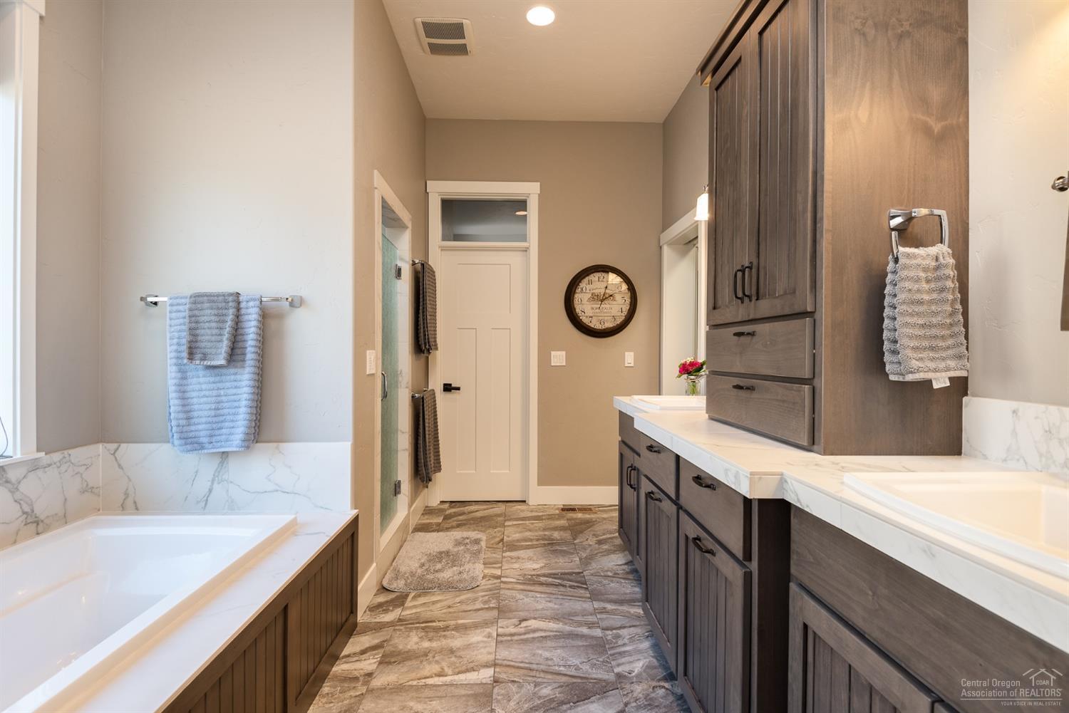 Skyliner Summit - Residential