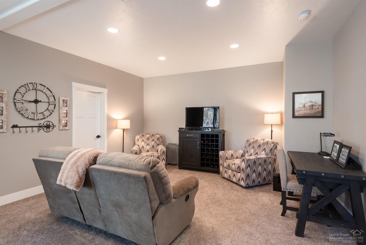 Skyliner Summit - Residential