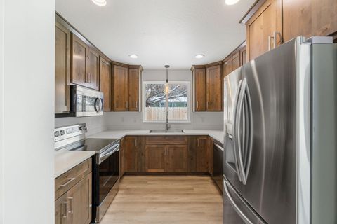 Tiny photo for 5963 Delaware Avenue, Klamath Falls, OR 97603 (MLS # 220215843)