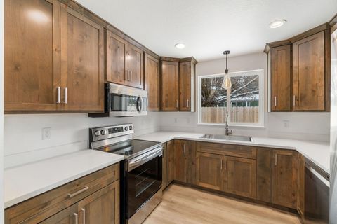 Tiny photo for 5963 Delaware Avenue, Klamath Falls, OR 97603 (MLS # 220215843)