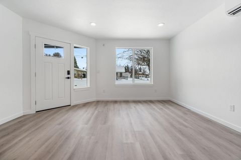 Tiny photo for 5963 Delaware Avenue, Klamath Falls, OR 97603 (MLS # 220215843)