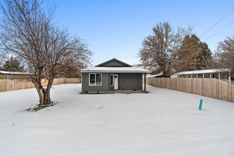Tiny photo for 5963 Delaware Avenue, Klamath Falls, OR 97603 (MLS # 220215843)