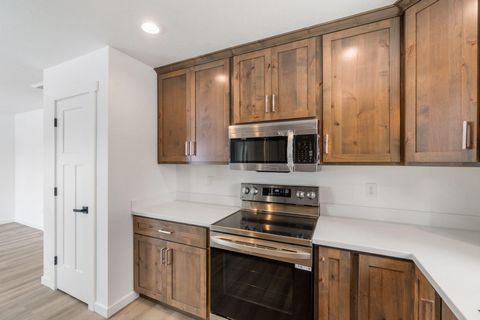 Tiny photo for 5963 Delaware Avenue, Klamath Falls, OR 97603 (MLS # 220215843)