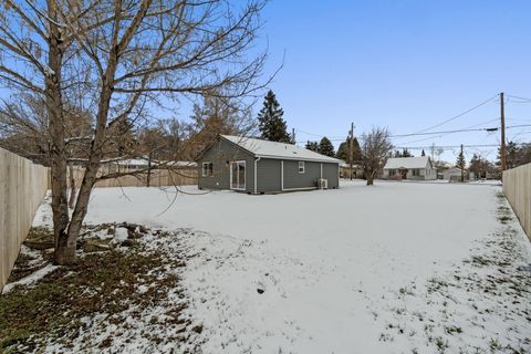 Tiny photo for 5963 Delaware Avenue, Klamath Falls, OR 97603 (MLS # 220215843)