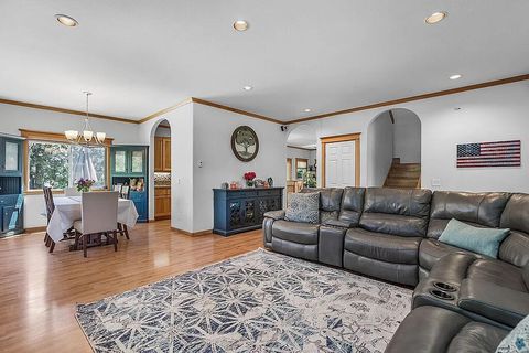 Tiny photo for 61097 Ferguson Court, Bend, OR 97702 (MLS # 220212106)