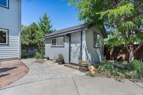 Tiny photo for 61097 Ferguson Court, Bend, OR 97702 (MLS # 220212106)