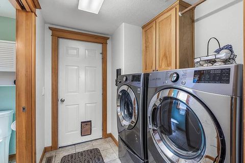 Tiny photo for 61097 Ferguson Court, Bend, OR 97702 (MLS # 220212106)