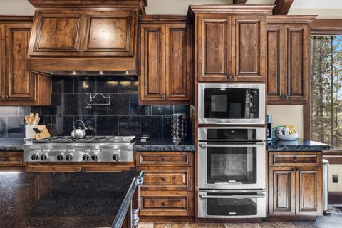 Tiny photo for 56373 Trailmere Circle, Bend, OR 97707 (MLS # 220219693)