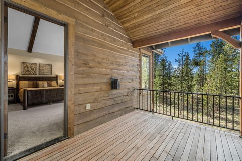 Tiny photo for 56373 Trailmere Circle, Bend, OR 97707 (MLS # 220219693)