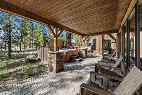 Tiny photo for 56373 Trailmere Circle, Bend, OR 97707 (MLS # 220219693)