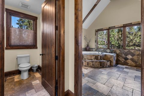 Tiny photo for 56373 Trailmere Circle, Bend, OR 97707 (MLS # 220219693)