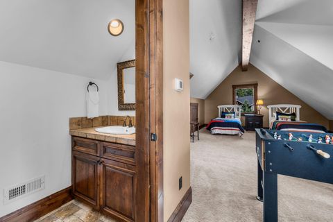 Tiny photo for 56373 Trailmere Circle, Bend, OR 97707 (MLS # 220219693)