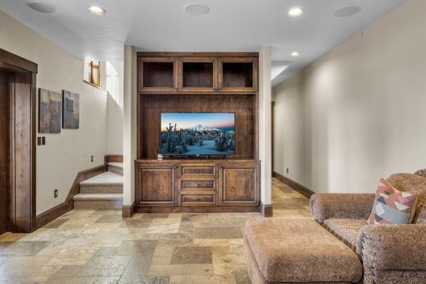 Tiny photo for 56373 Trailmere Circle, Bend, OR 97707 (MLS # 220219693)