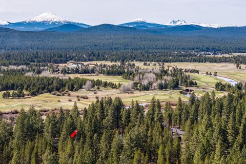 Tiny photo for 56373 Trailmere Circle, Bend, OR 97707 (MLS # 220219693)