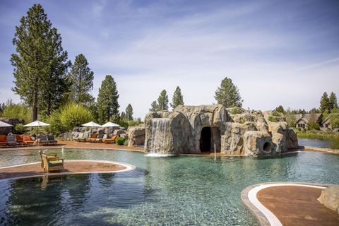 Tiny photo for 56373 Trailmere Circle, Bend, OR 97707 (MLS # 220219693)