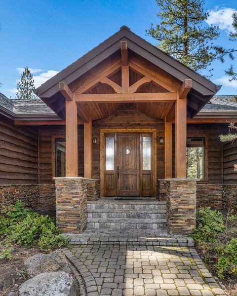 Tiny photo for 56373 Trailmere Circle, Bend, OR 97707 (MLS # 220219693)