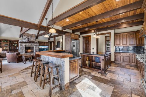 Tiny photo for 56373 Trailmere Circle, Bend, OR 97707 (MLS # 220219693)