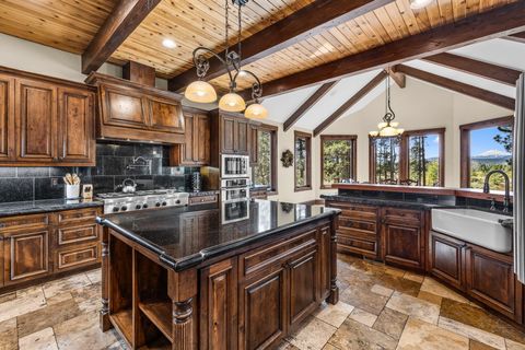 Tiny photo for 56373 Trailmere Circle, Bend, OR 97707 (MLS # 220219693)